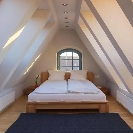 Bed & Breakfast Pica Paca - Old Town 2*